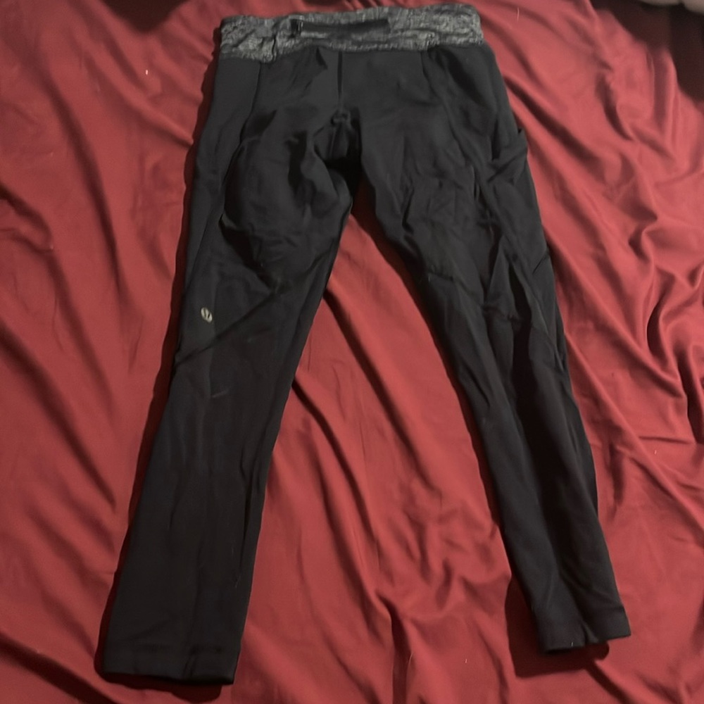 Lululemon crop leggings size 6